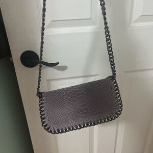 Elegant Lavender Textured Crossbody Bag